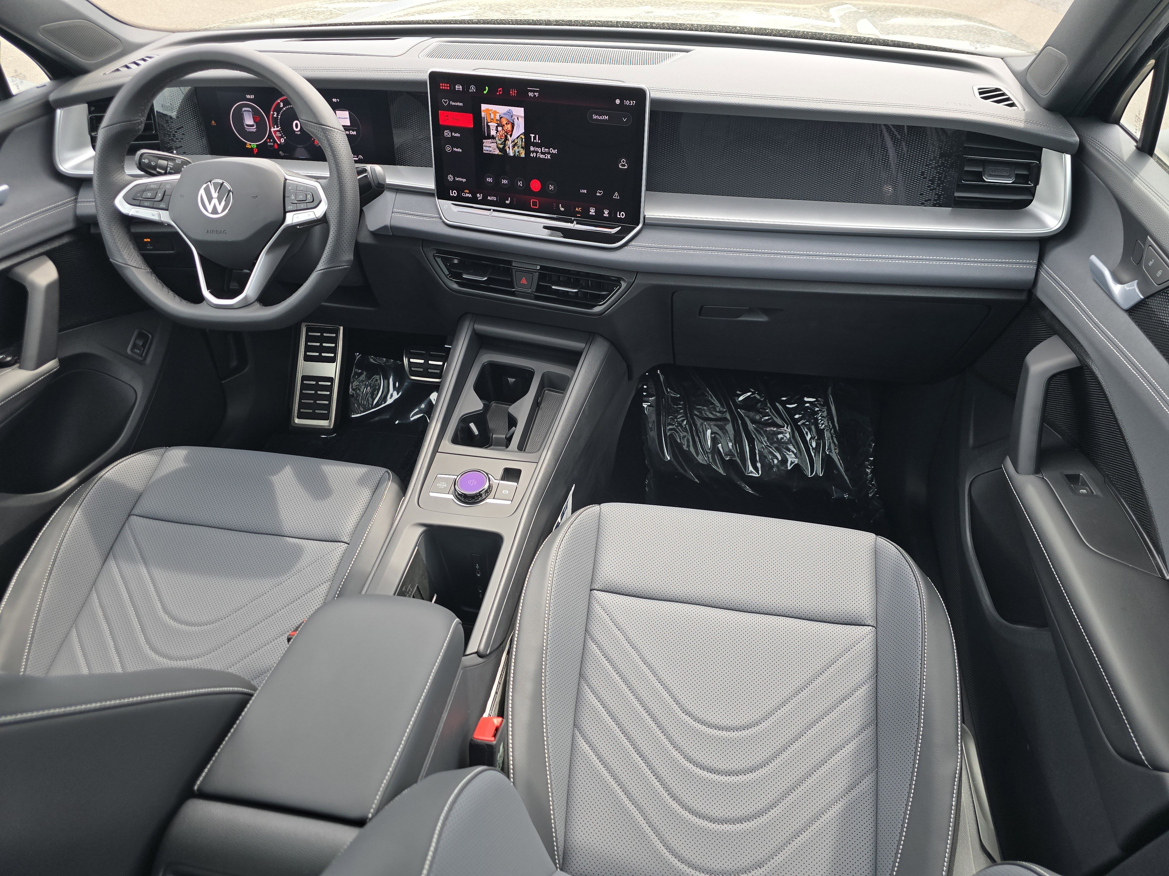 New 2026 Volkswagen Tiguan SE R-Line AWD/4WD image 17