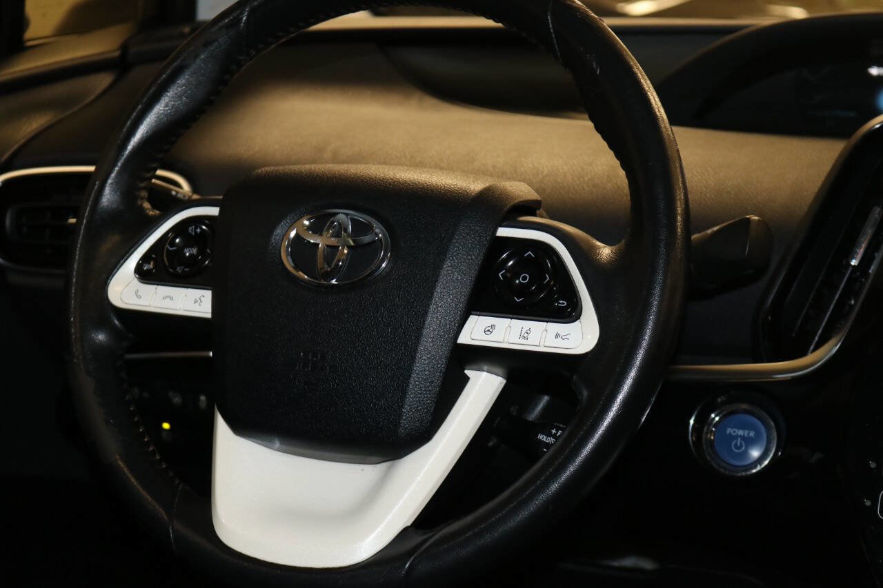 Used 2017 Toyota Prius Prime Advanced image 59