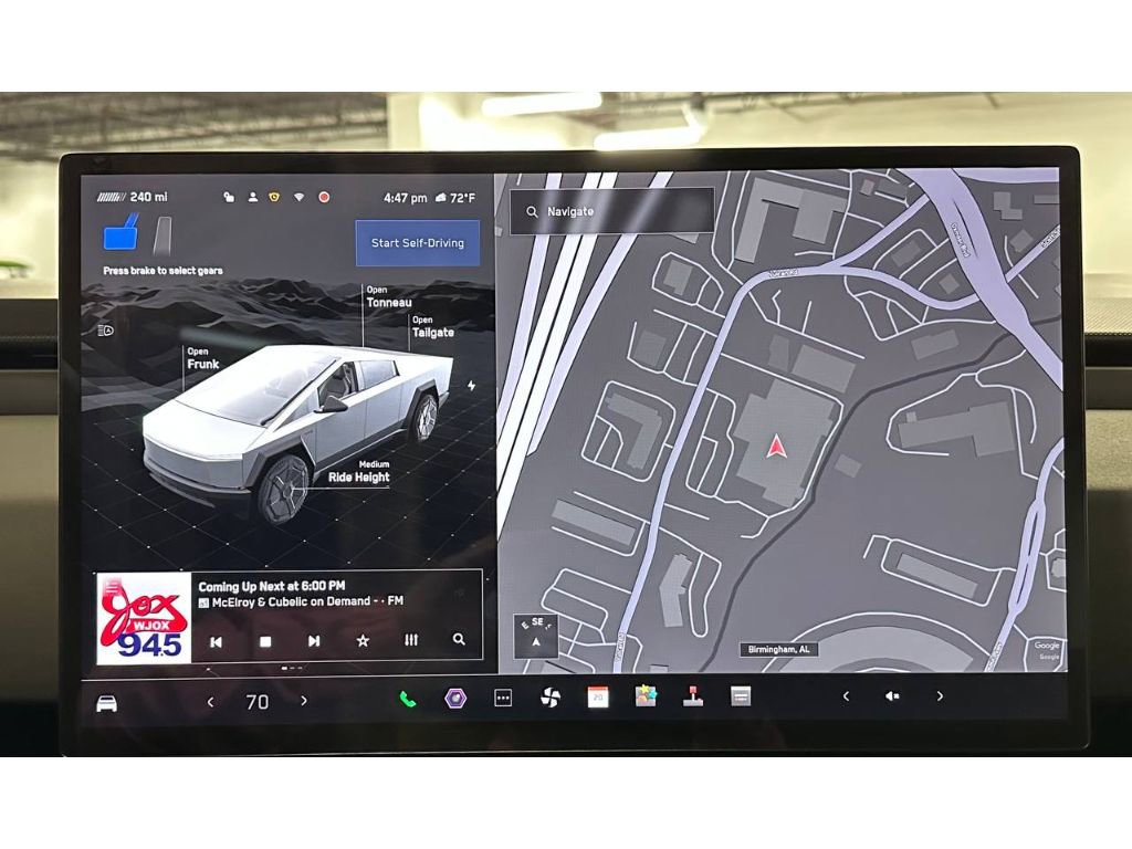 Used 2024 Tesla Cybertruck AWD Crew Cab image 27