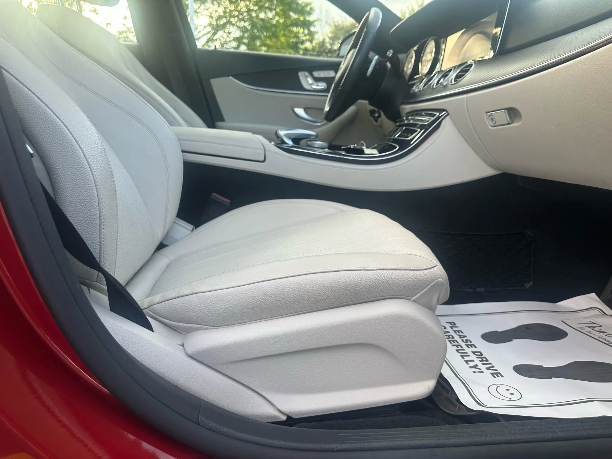 Used 2017 Mercedes-Benz E 300 4MATIC image 31