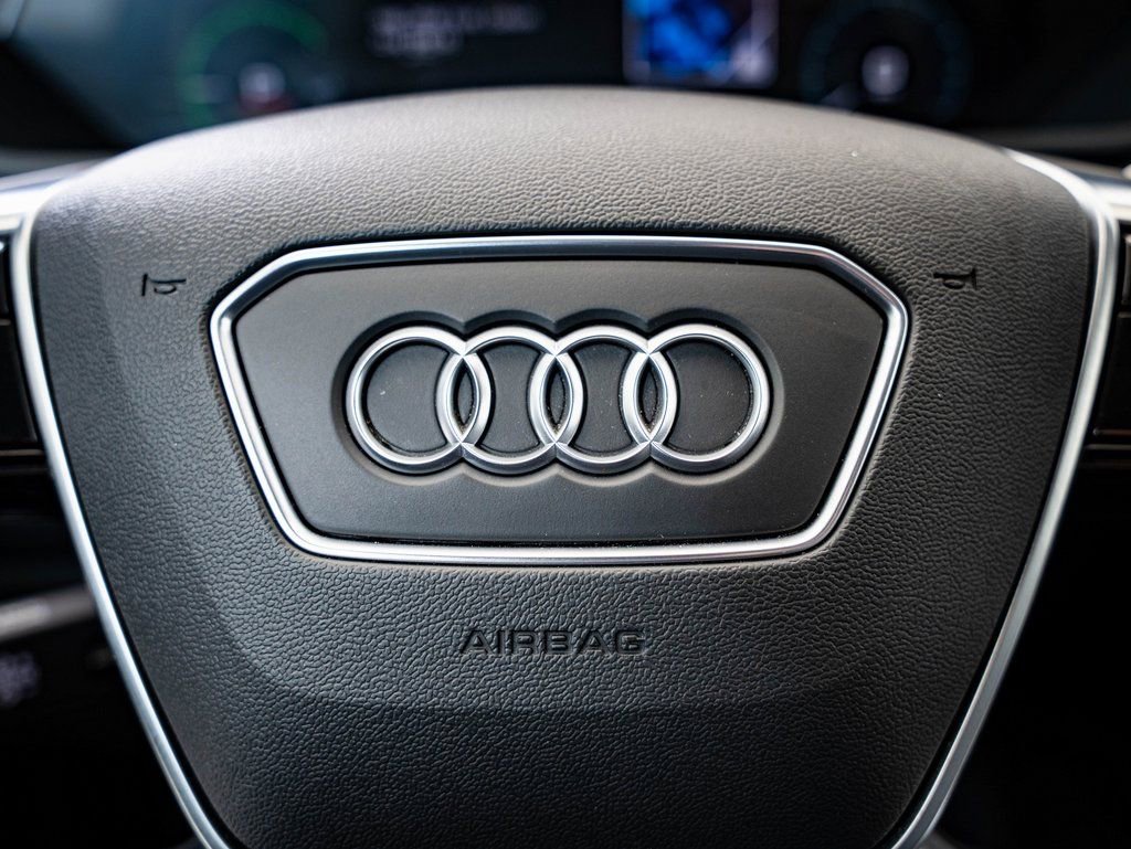 Used 2022 Audi e-tron Premium w/ Convenience Plus Package image 27