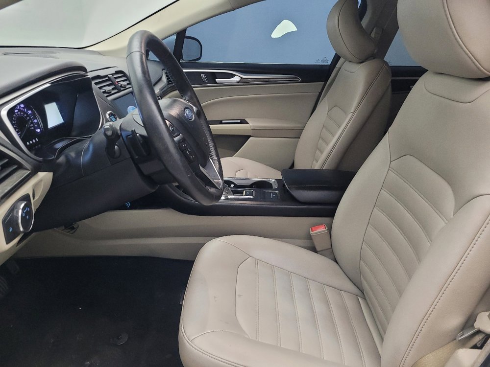 Used 2019 Ford Fusion SEL image 17