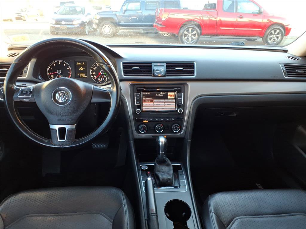 Used 2015 Volkswagen Passat 1.8T Limited Edition image 7