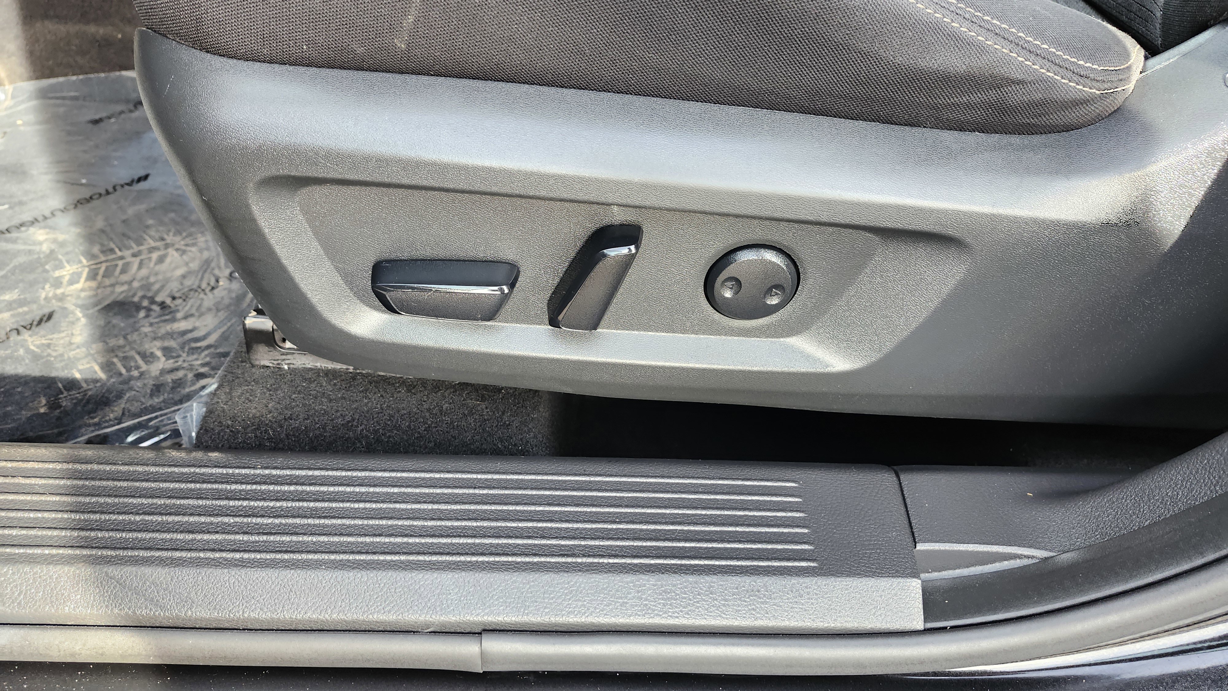 Used 2021 Nissan Rogue SV image 25