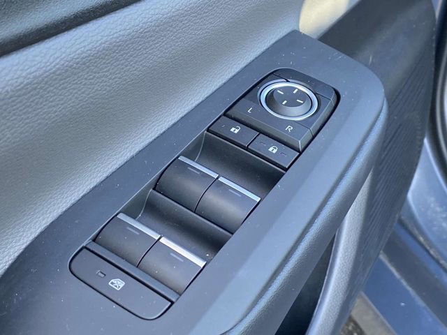 Used 2025 Toyota Prius XLE image 19