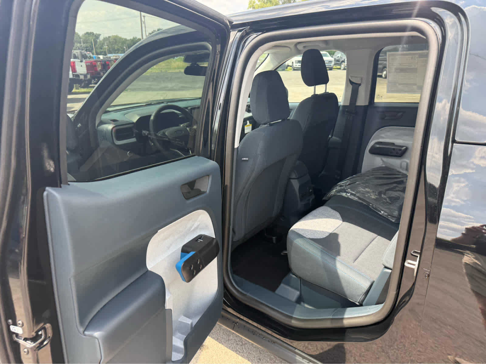 New 2025 Ford Maverick XLT w/ XLT Luxury Package image 17