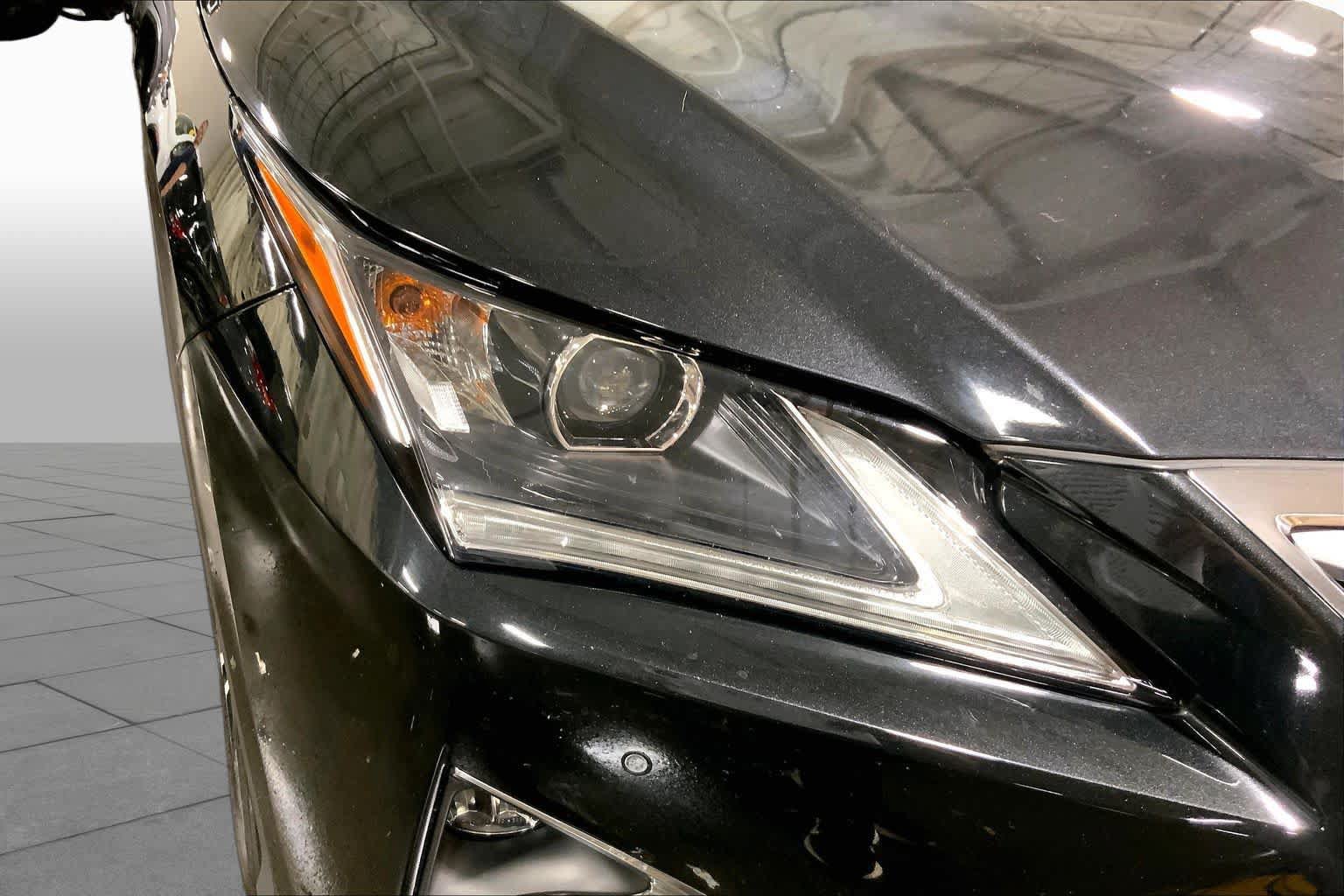 Used 2018 Lexus RX 450hL Premium w/ Premium Package AWD/4WD image 28