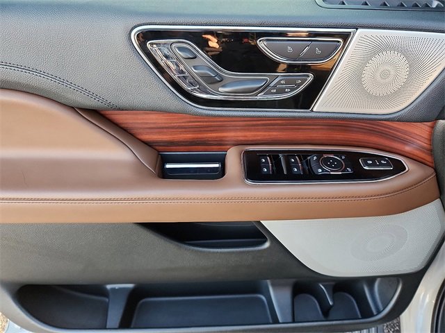 Used 2023 Lincoln Navigator Reserve image 14