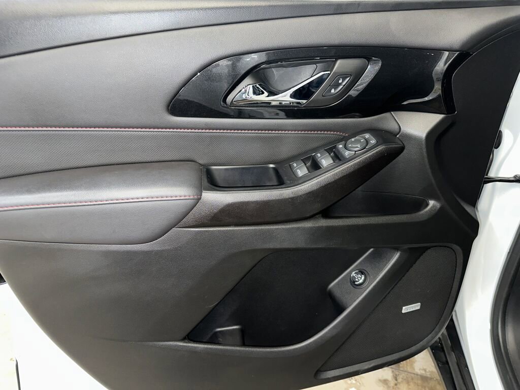 Certified 2023 Chevrolet Traverse RS w/ LPO, Floor Liner Package image 7