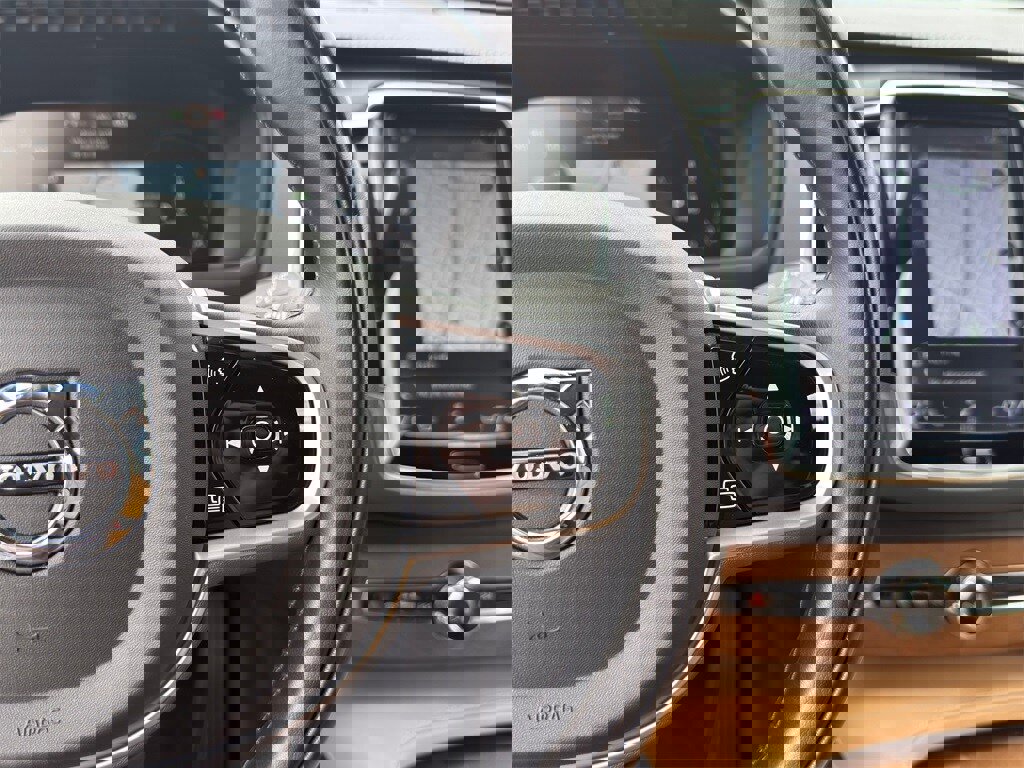 Used 2019 Volvo XC90 T8 Inscription w/ Luxury Package image 21