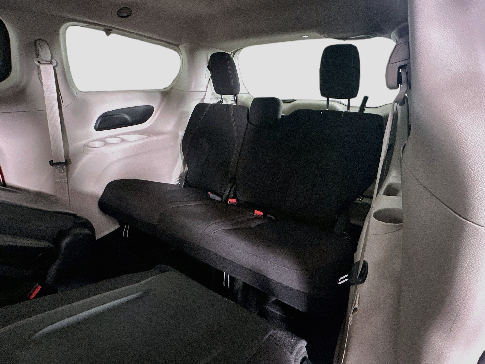 Used 2020 Chrysler Pacifica Touring FWD image 30
