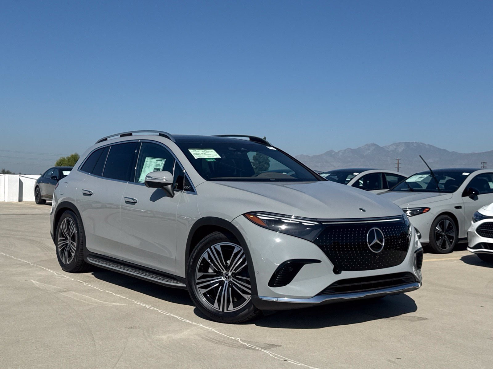 New 2027 Mercedes-Benz EQS 400 4MATIC SUV image 2