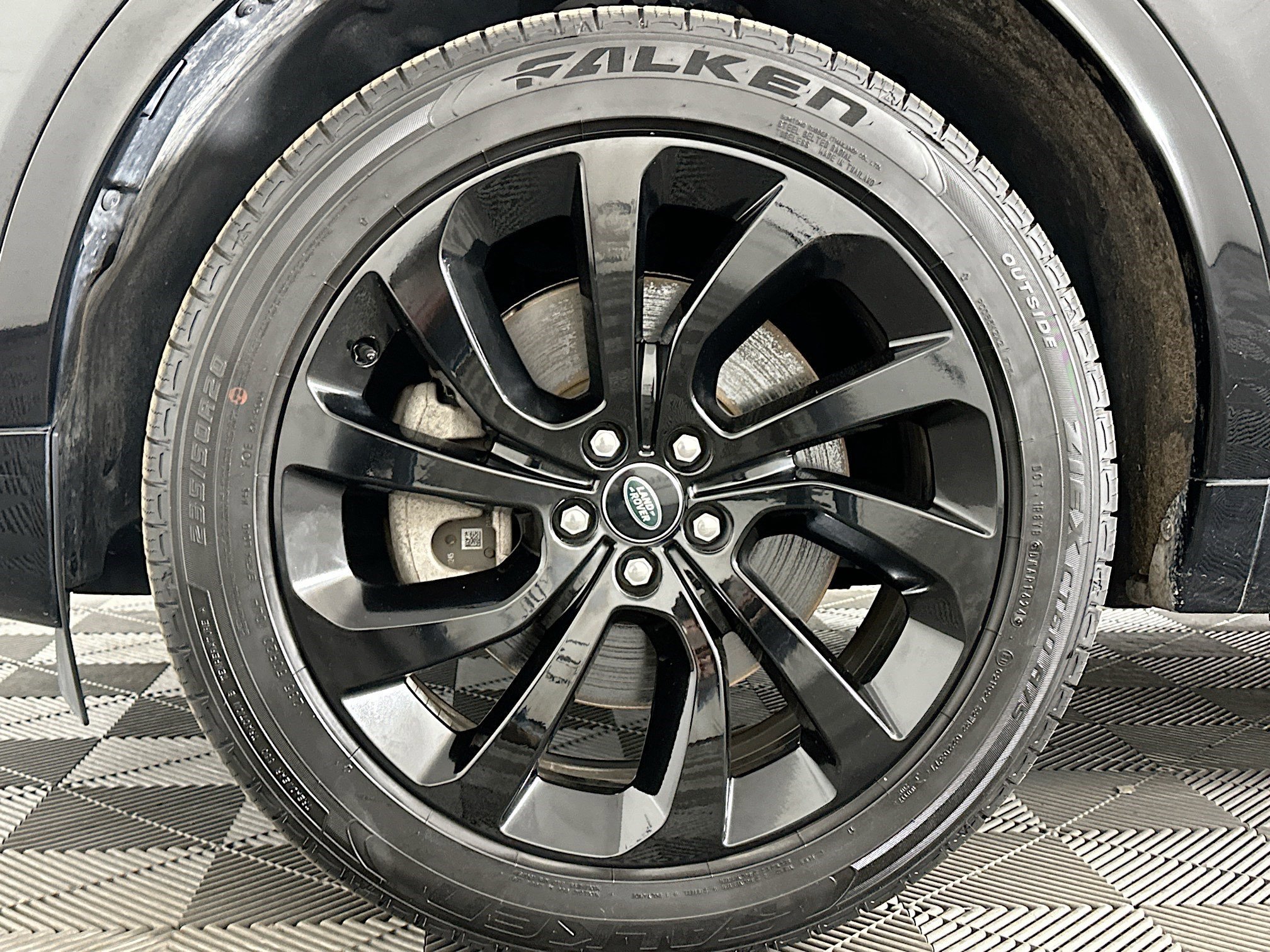 Used 2023 Land Rover Discovery Sport SE R-Dynamic image 35