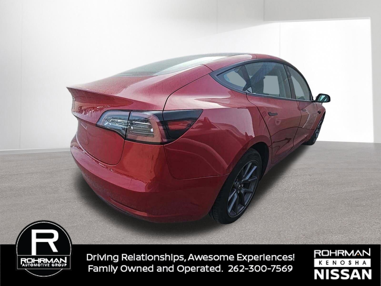 Used 2023 Tesla Model 3 Standard Range image 2