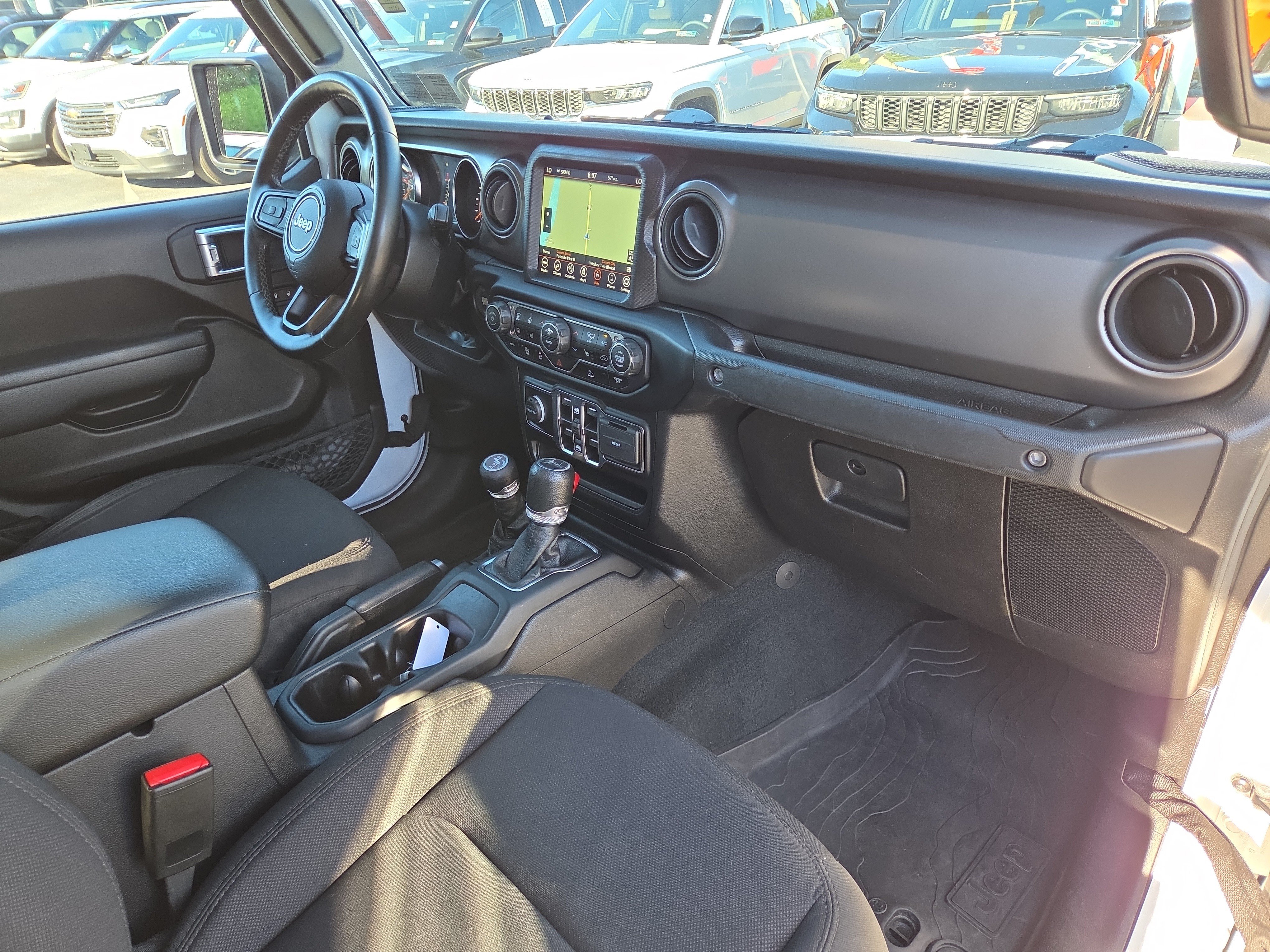 Certified 2022 Jeep Gladiator Overland AWD/4WD image 19