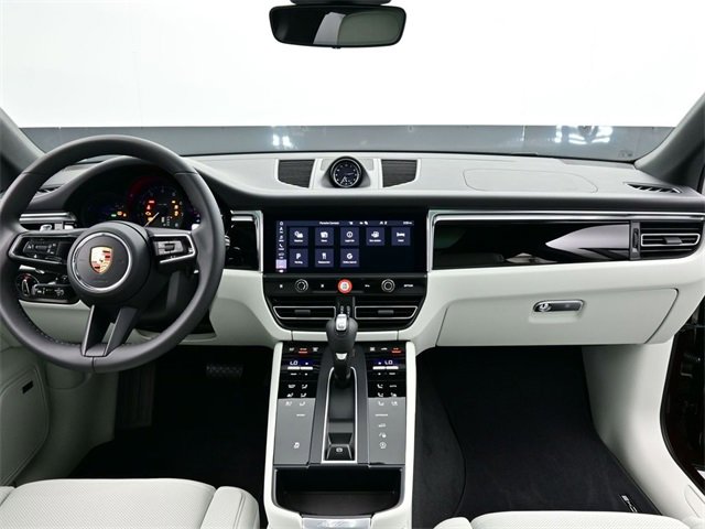 New 2026 Porsche Macan image 24