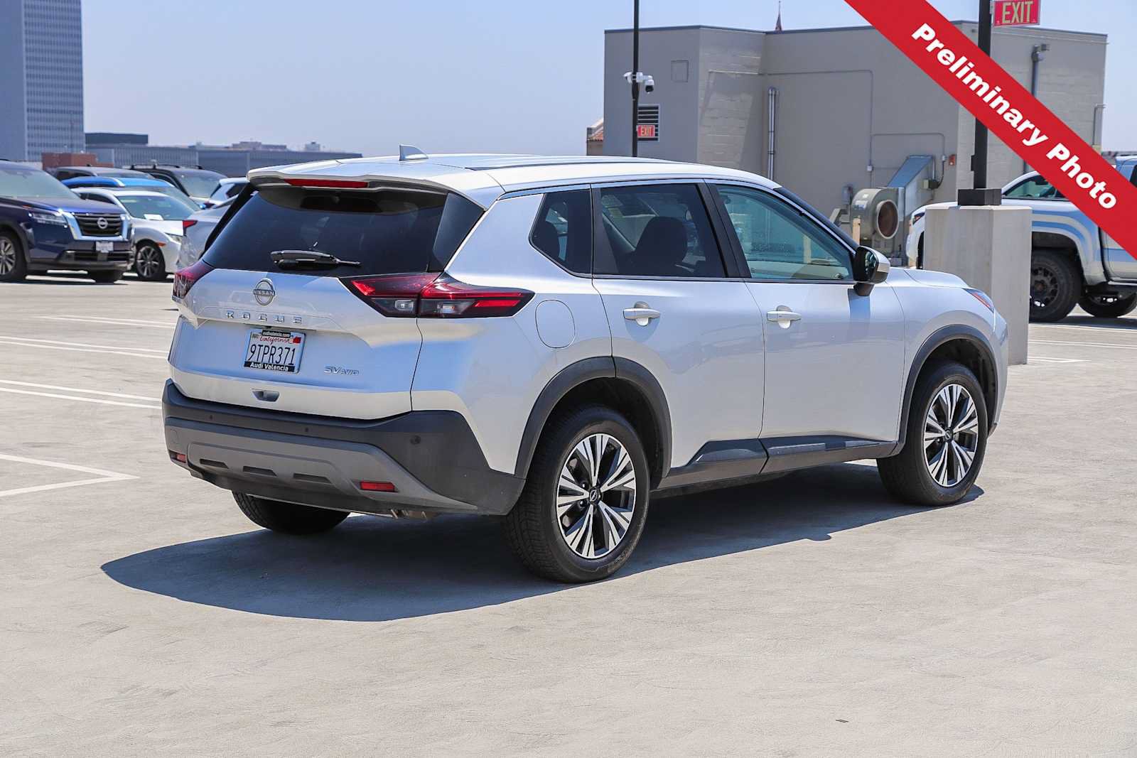 Used 2023 Nissan Rogue SV AWD/4WD image 6