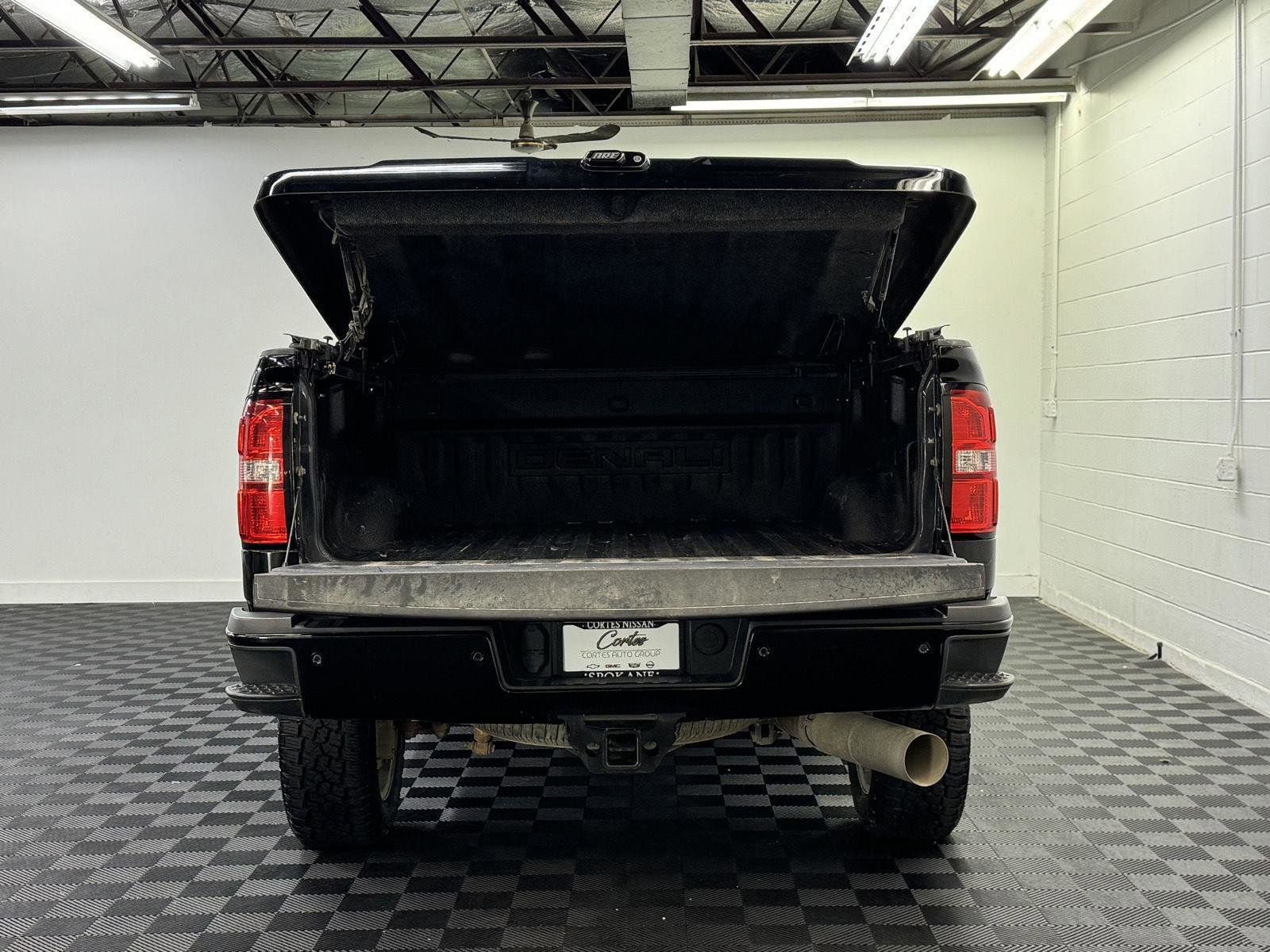 Used 2018 GMC Sierra 2500 Denali w/ Duramax Plus Package image 31