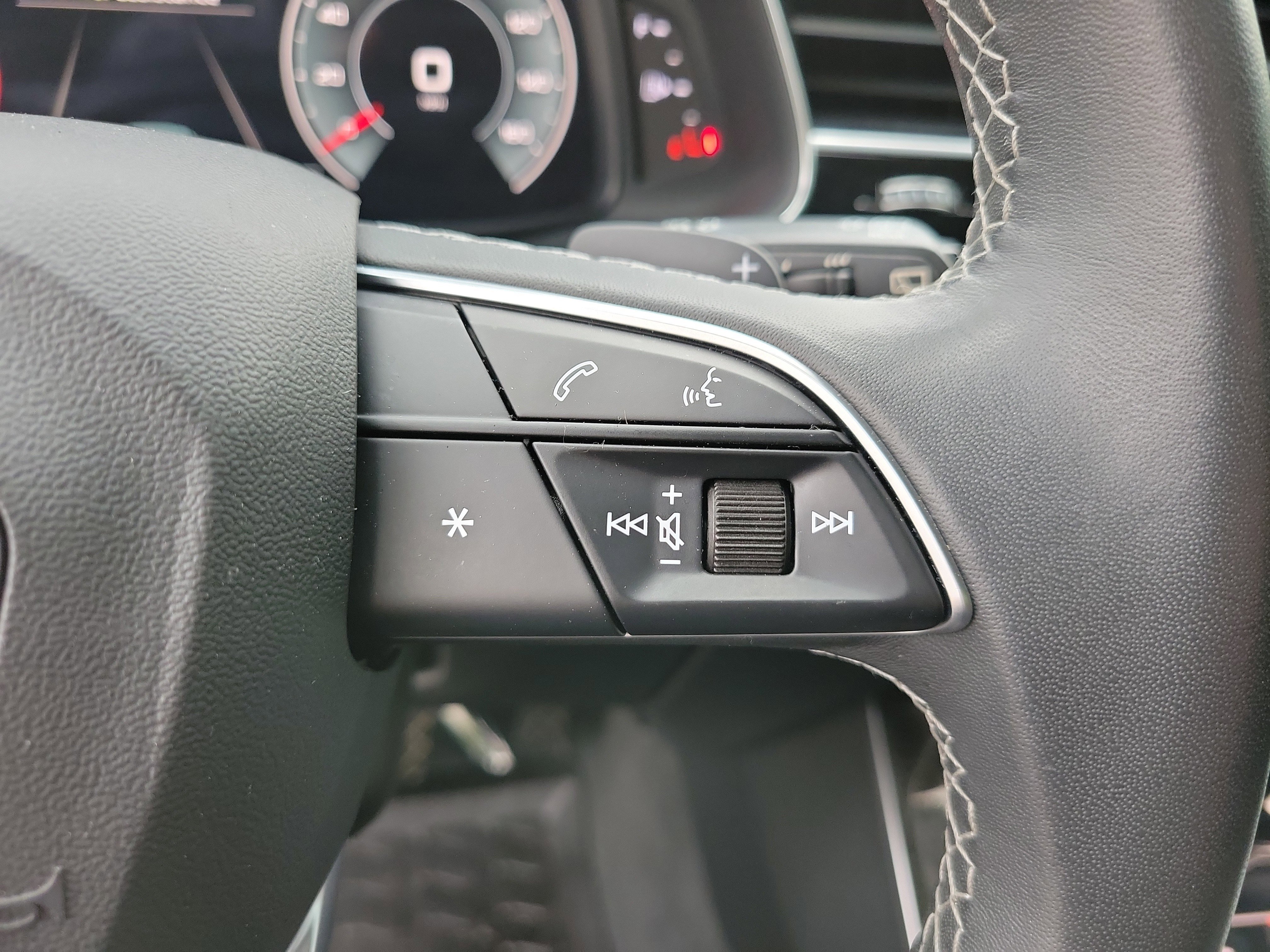 Used 2021 Audi Q8 Premium w/ Black Optic Package AWD/4WD image 22