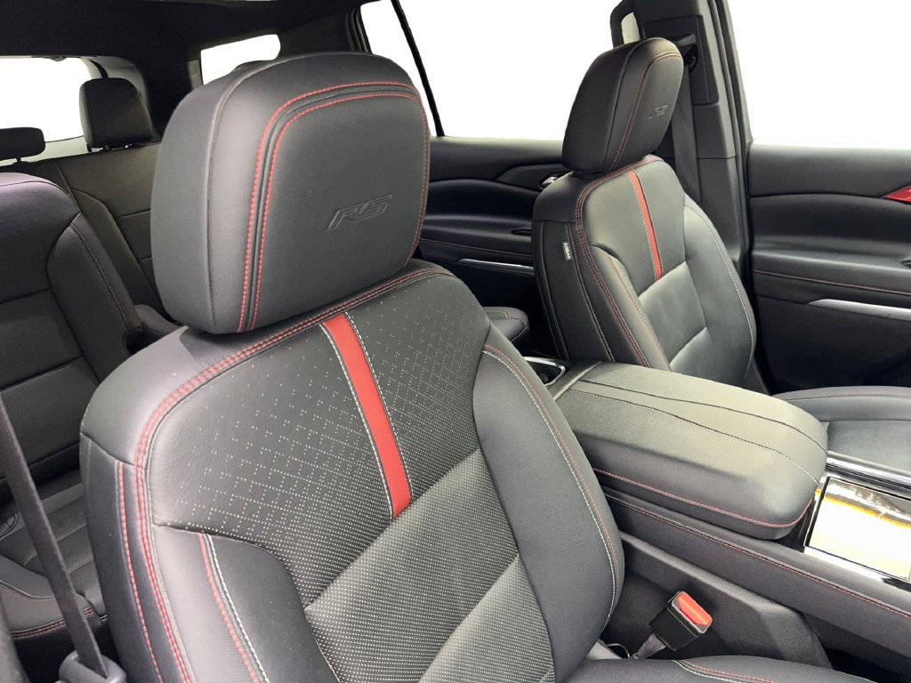 Used 2024 Chevrolet Traverse RS FWD image 50