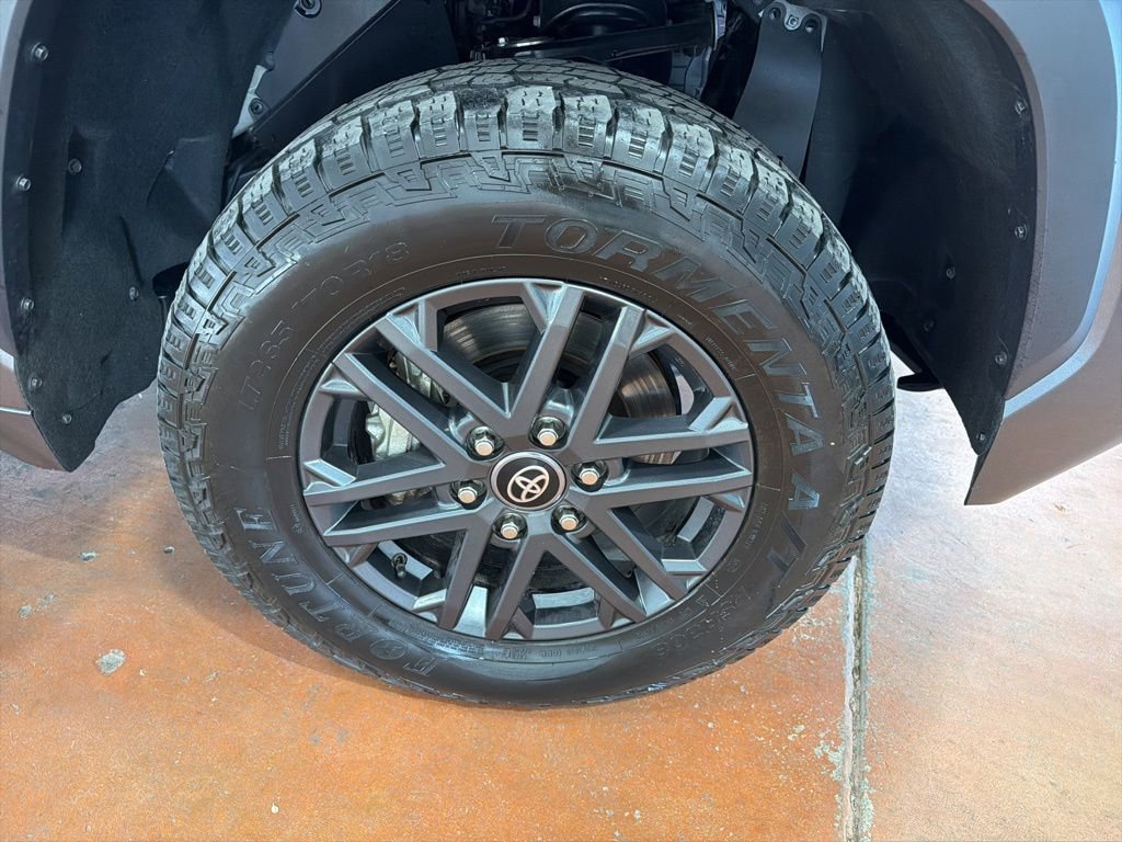 Used 2023 Toyota Tundra SR5 w/ SR5 Convenience Package AWD/4WD image 10