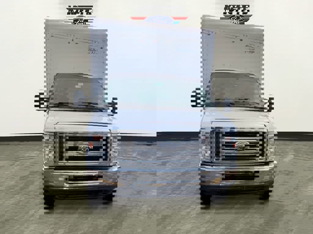 Used 2015 Ford E-350 and Econoline 350 Super Duty image 8