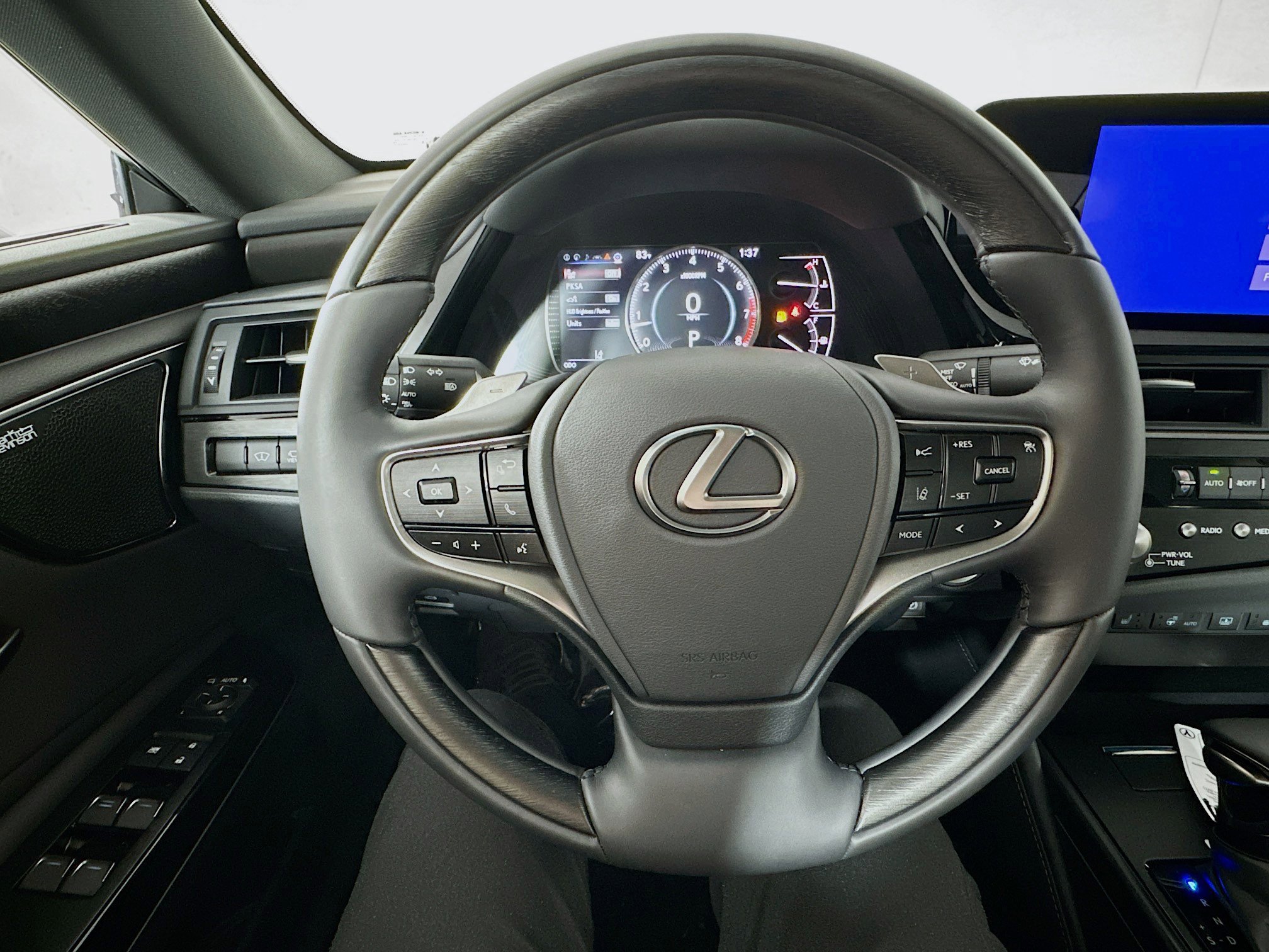 New 2025 Lexus ES 350 w/ Luxury Package image 11