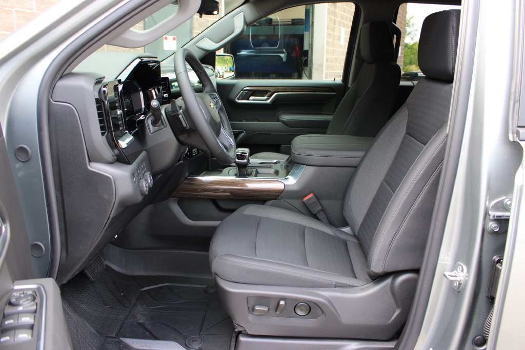 New 2026 Chevrolet Silverado 1500 LT w/ Safety Package AWD/4WD image 13