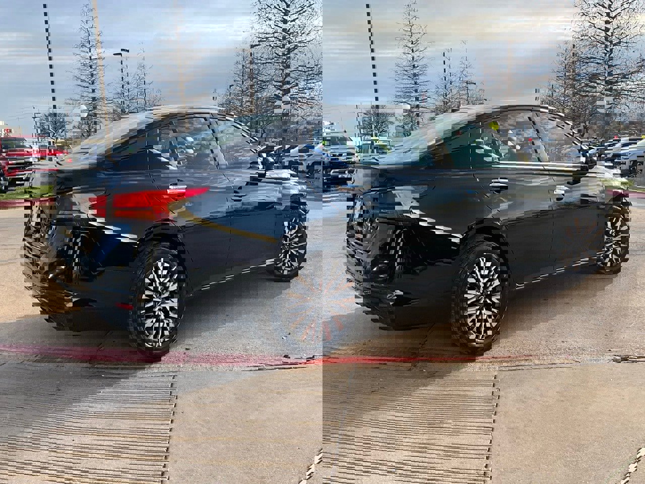 Used 2025 Nissan Altima 2.5 SV image 6