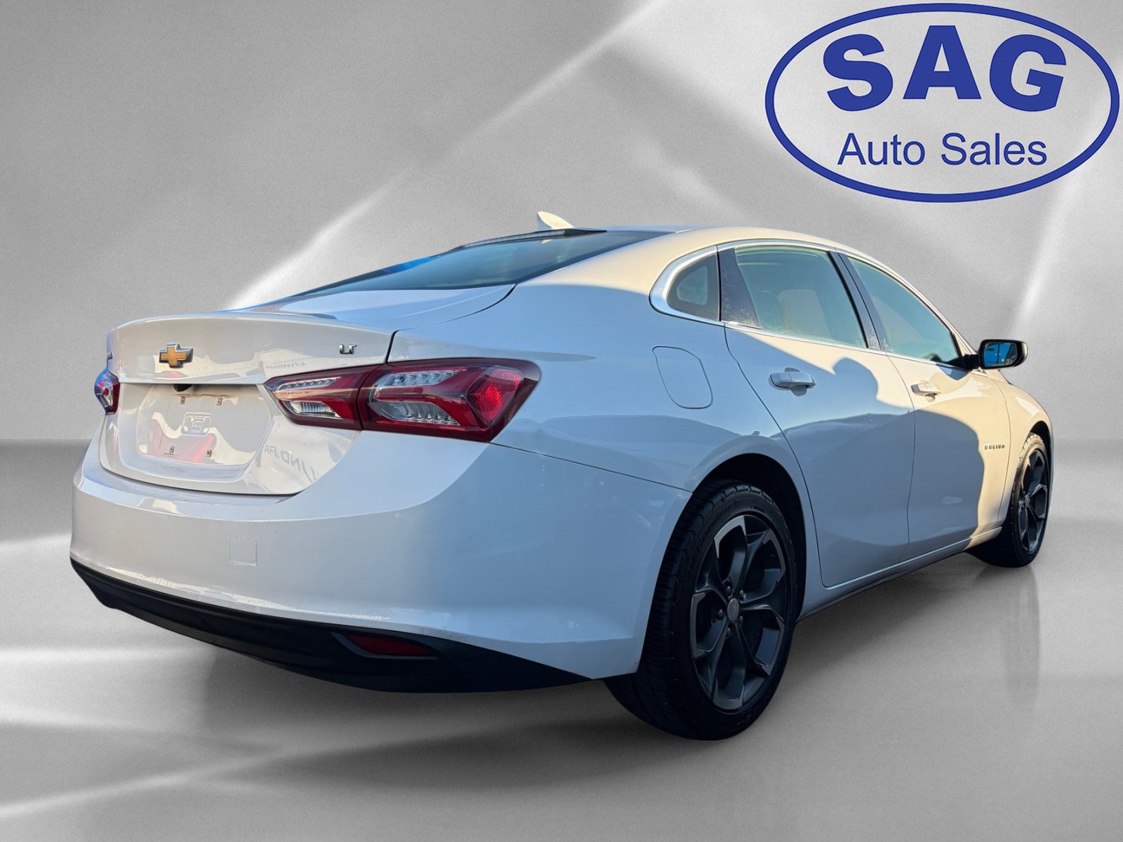 Used 2022 Chevrolet Malibu LT FWD image 3