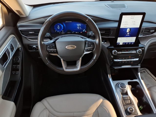 Certified 2022 Ford Explorer Platinum w/ Equipment Group 601A AWD/4WD image 5