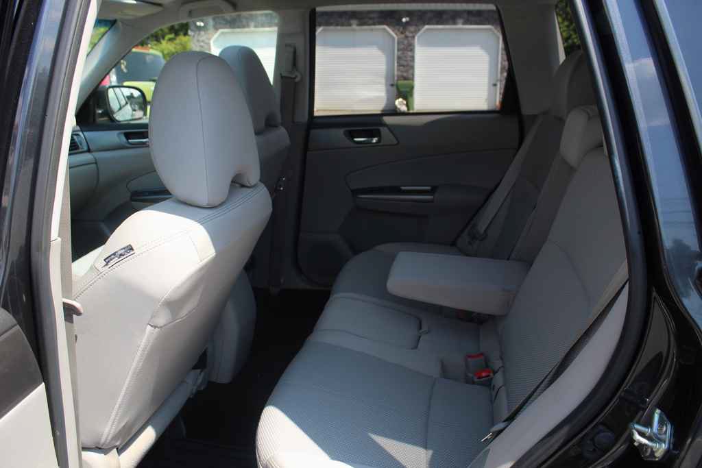 Used 2013 Subaru Forester 2.5X Premium w/ All-Weather Pkg AWD/4WD image 26