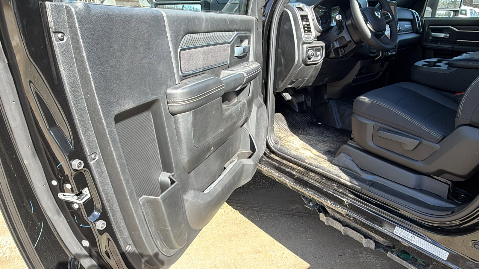 New 2025 RAM 5500 4x4 Regular Cab image 16