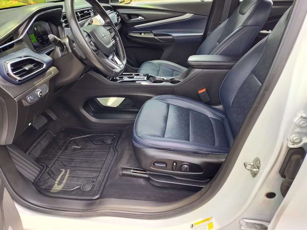 Used 2022 Chevrolet Bolt EUV Premier w/ Sun & Sound Package FWD image 12