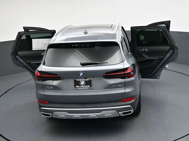 Used 2026 BMW X5 xDrive40i w/ Climate Comfort Package image 38