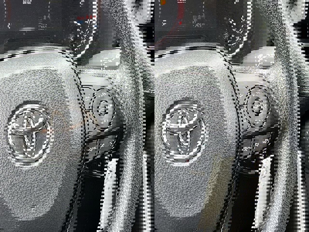 Used 2024 Toyota RAV4 LE FWD image 14