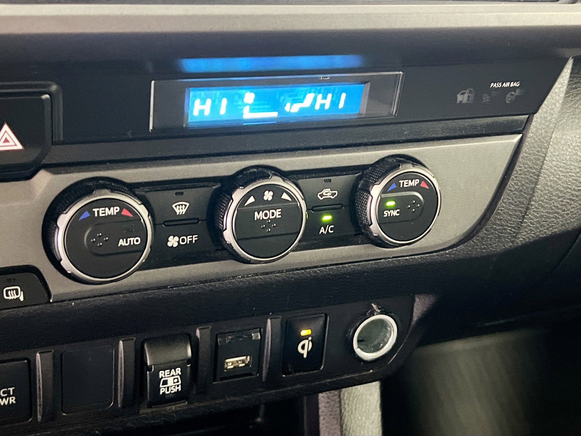 Used 2021 Toyota Tacoma TRD Off-Road image 27