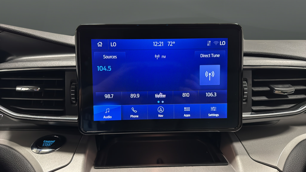 Used 2023 Ford Explorer XLT w/ Equipment Group 202A AWD/4WD image 31