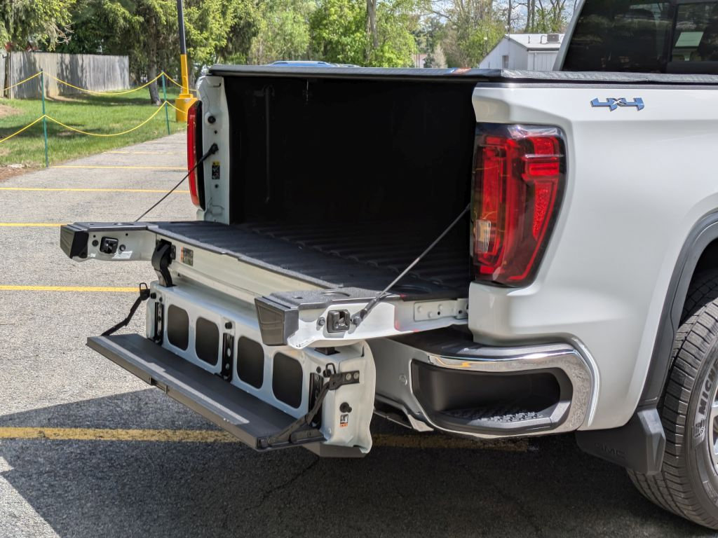 Used 2020 GMC Sierra 1500 SLT w/ SLT Premium Plus Package AWD/4WD image 33