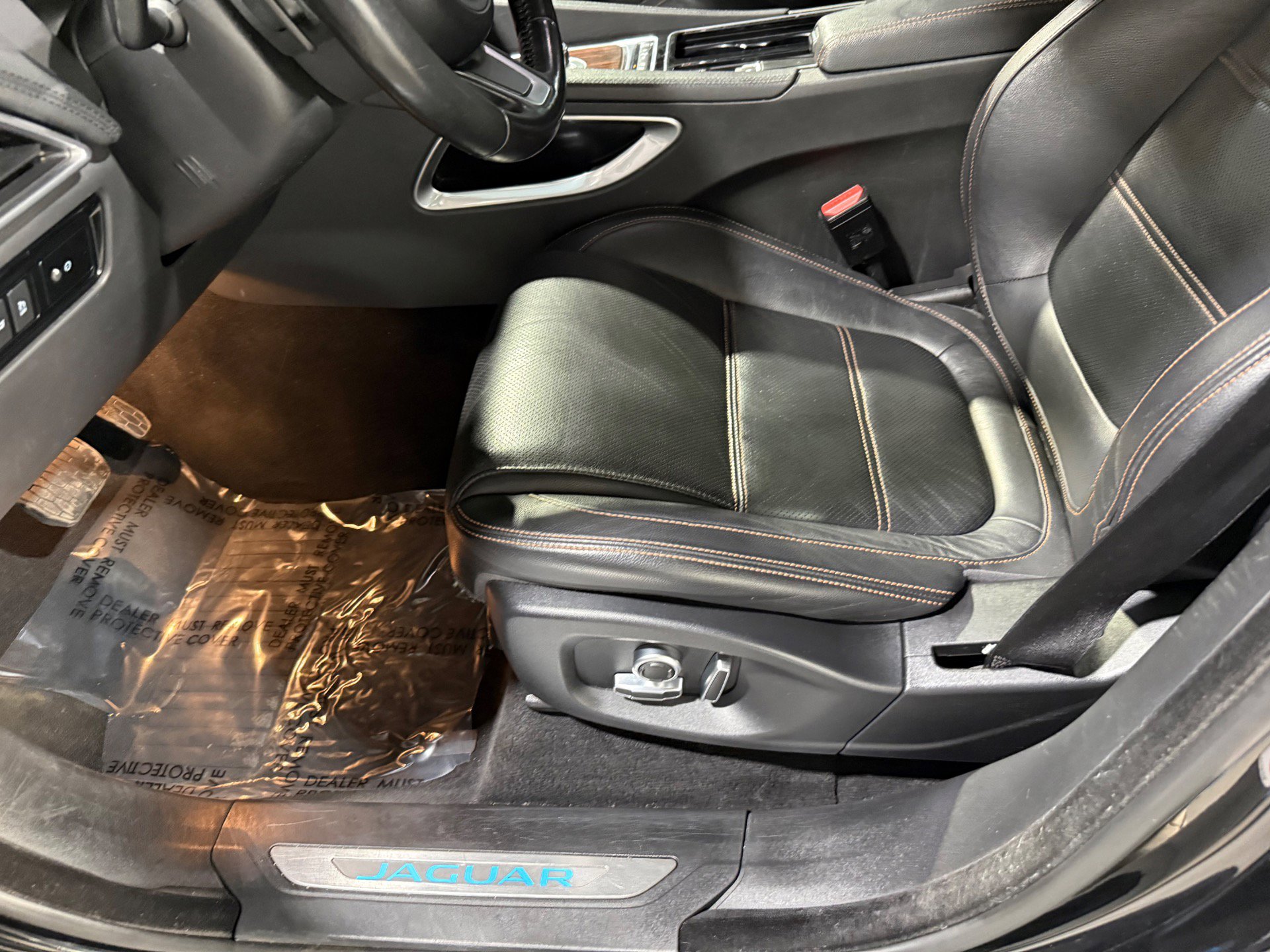 Used 2020 Jaguar F-PACE Prestige AWD/4WD image 21