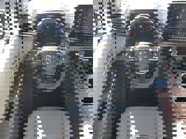 Used 2023 Toyota Sienna XLE image 7