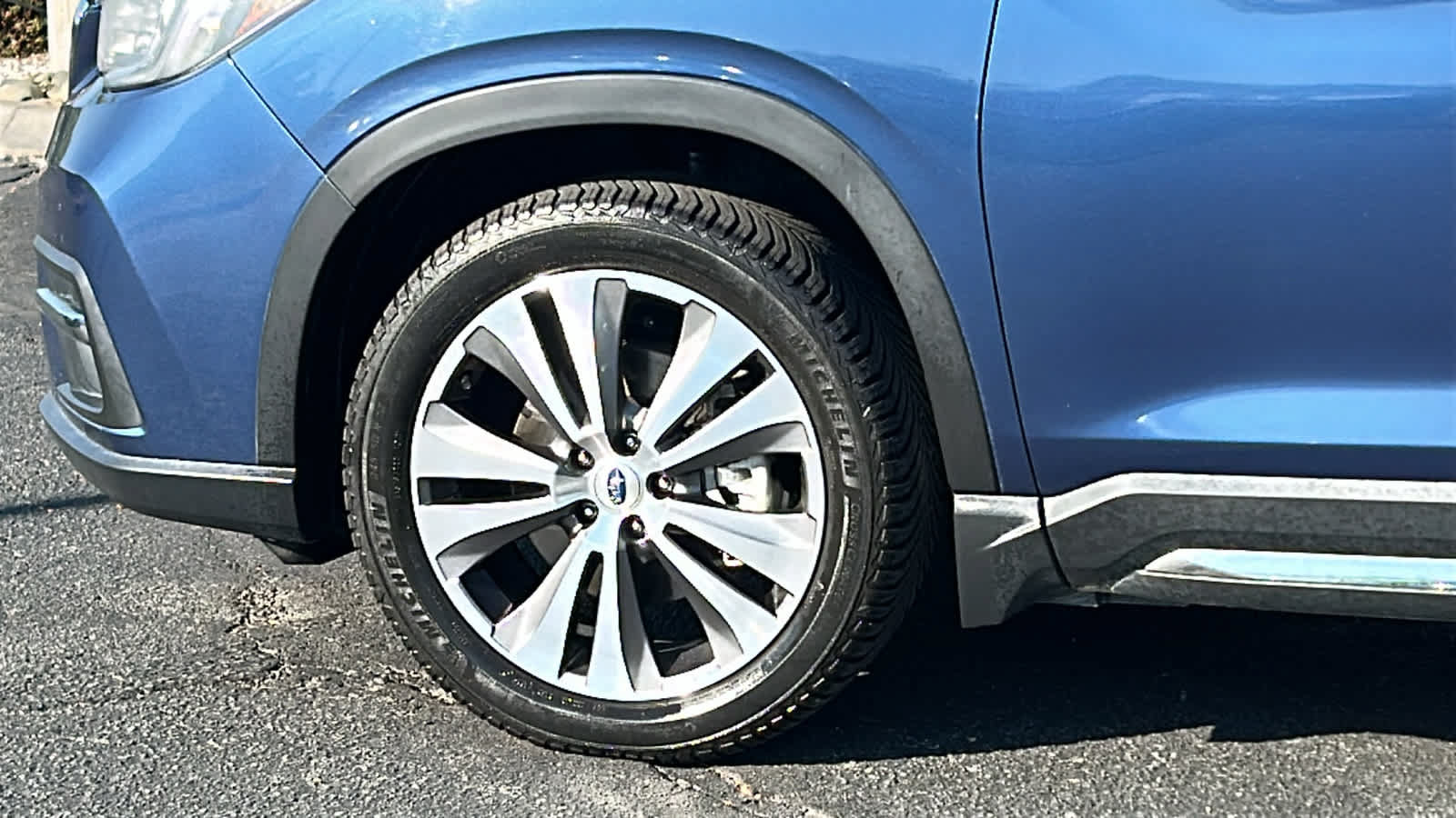 Used 2019 Subaru Ascent Touring w/ Popular Package #3 AWD/4WD image 9