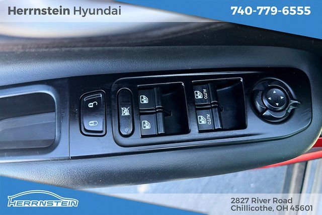 Used 2020 Jeep Renegade Trailhawk w/ Cold Weather Group image 14