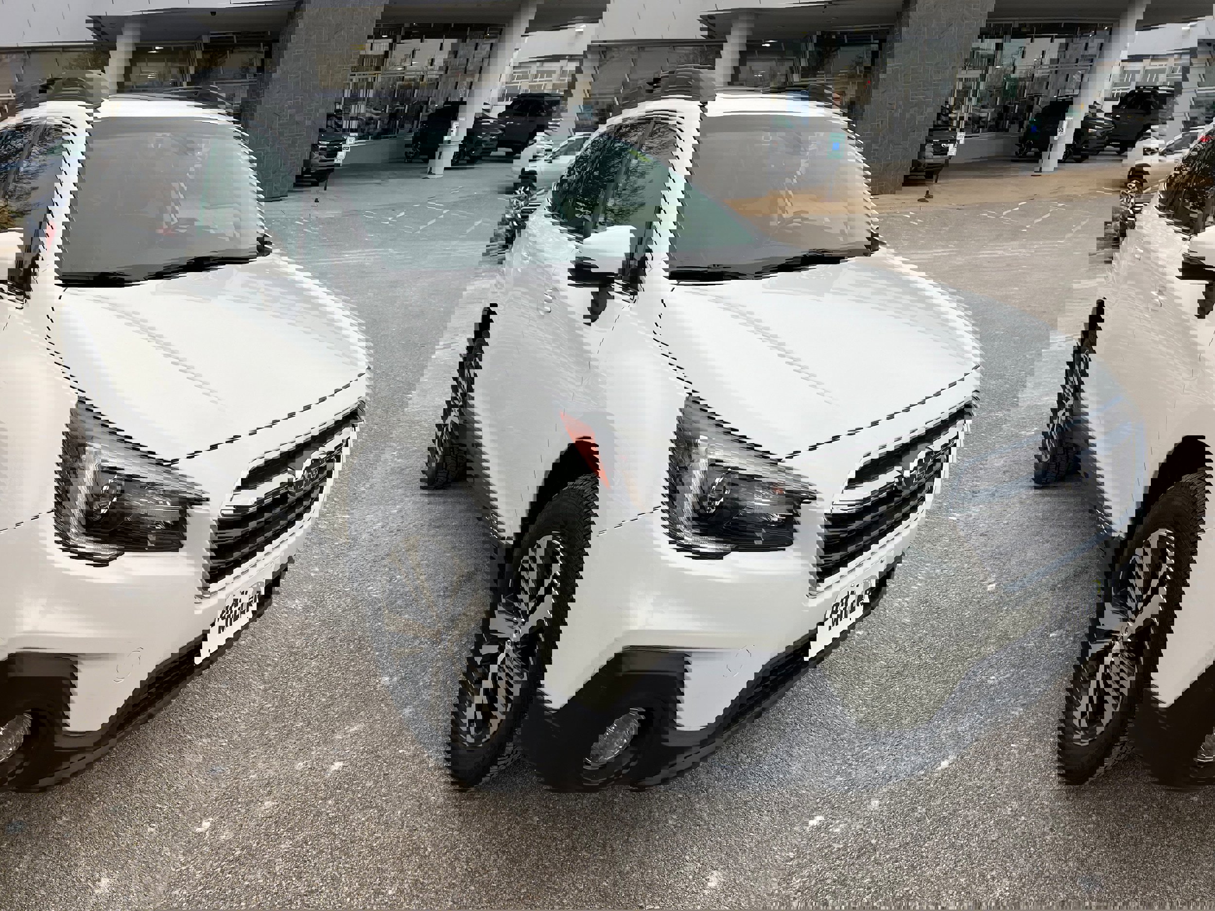 Used 2019 Subaru Outback 3.6R Limited image 1