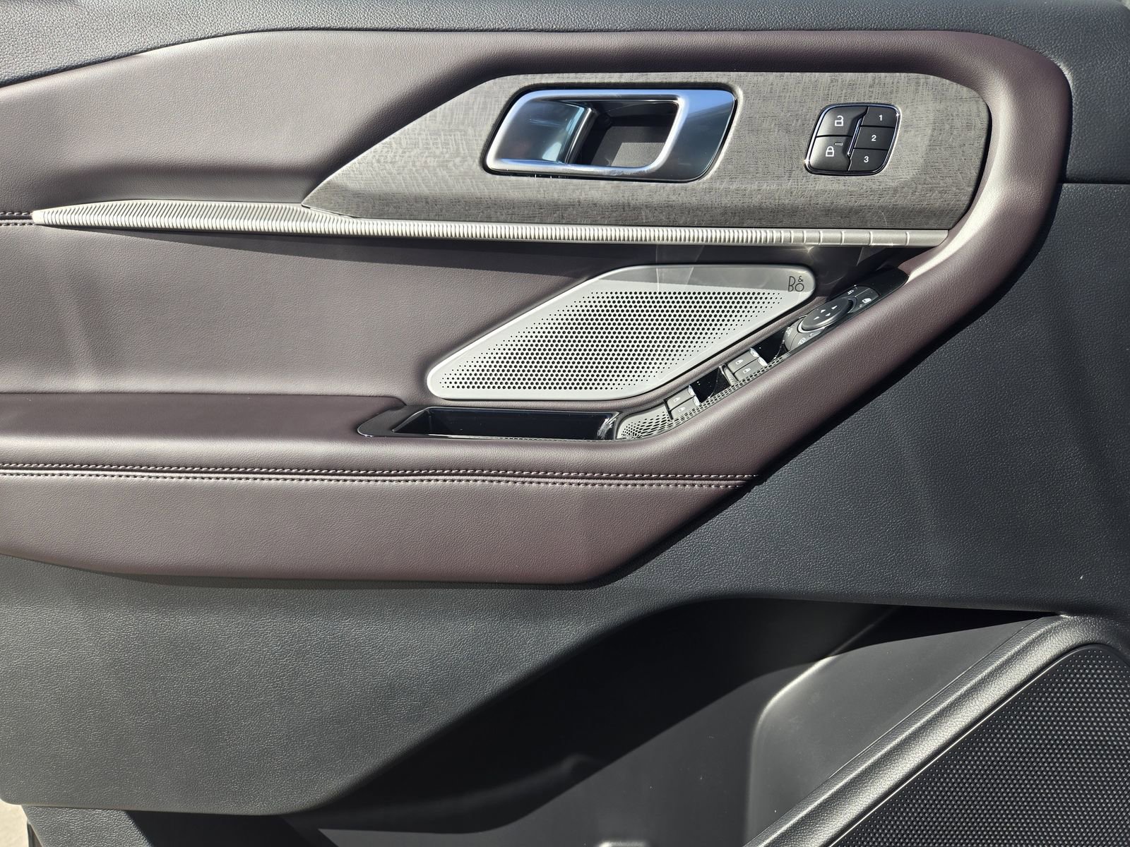 New 2026 Ford Explorer Platinum image 24