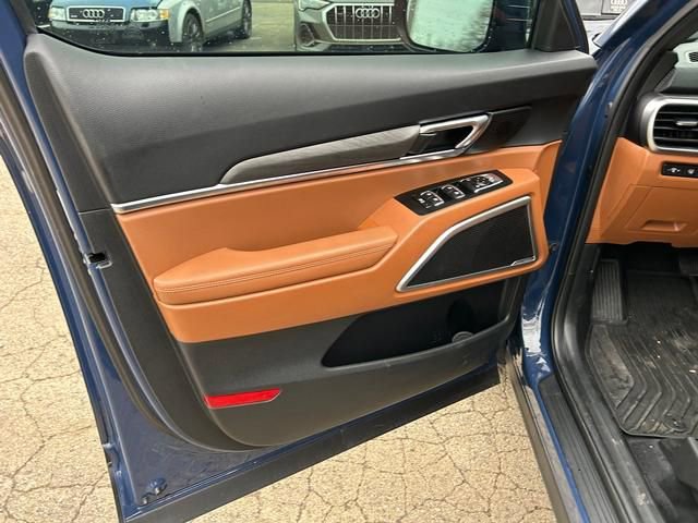 Used 2025 Kia Telluride EX X-Line image 9