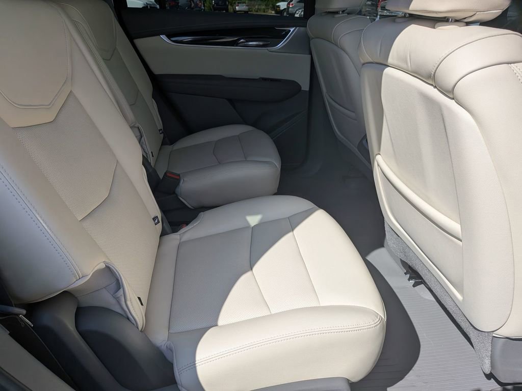 Certified 2025 Cadillac XT6 Premium Luxury w/ Technology Package image 26