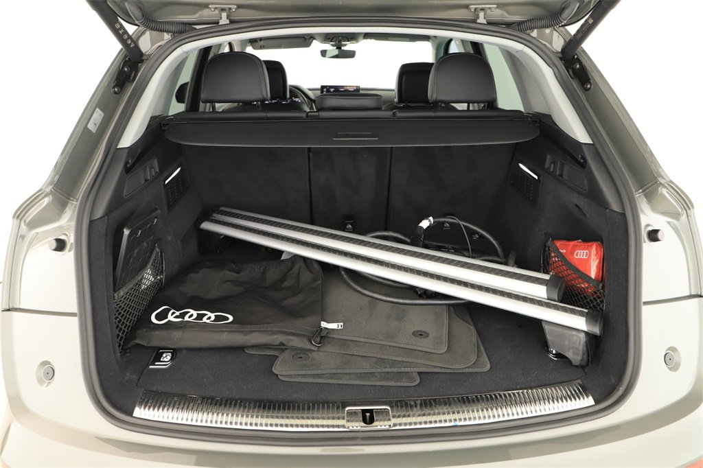 Used 2024 Audi Q5 e Premium w/ Convenience Package image 29