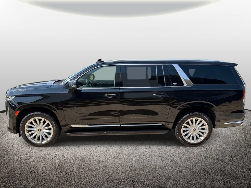 Used 2023 Cadillac Escalade ESV Luxury AWD/4WD image 3