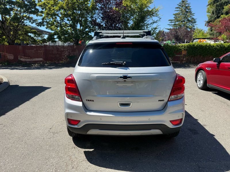 Used 2019 Chevrolet Trax LT w/ Redline Edition AWD/4WD image 4